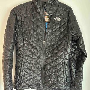 North Face Quilted Lightweight Black Women's XS Jacket-Interior Bright Floral!
